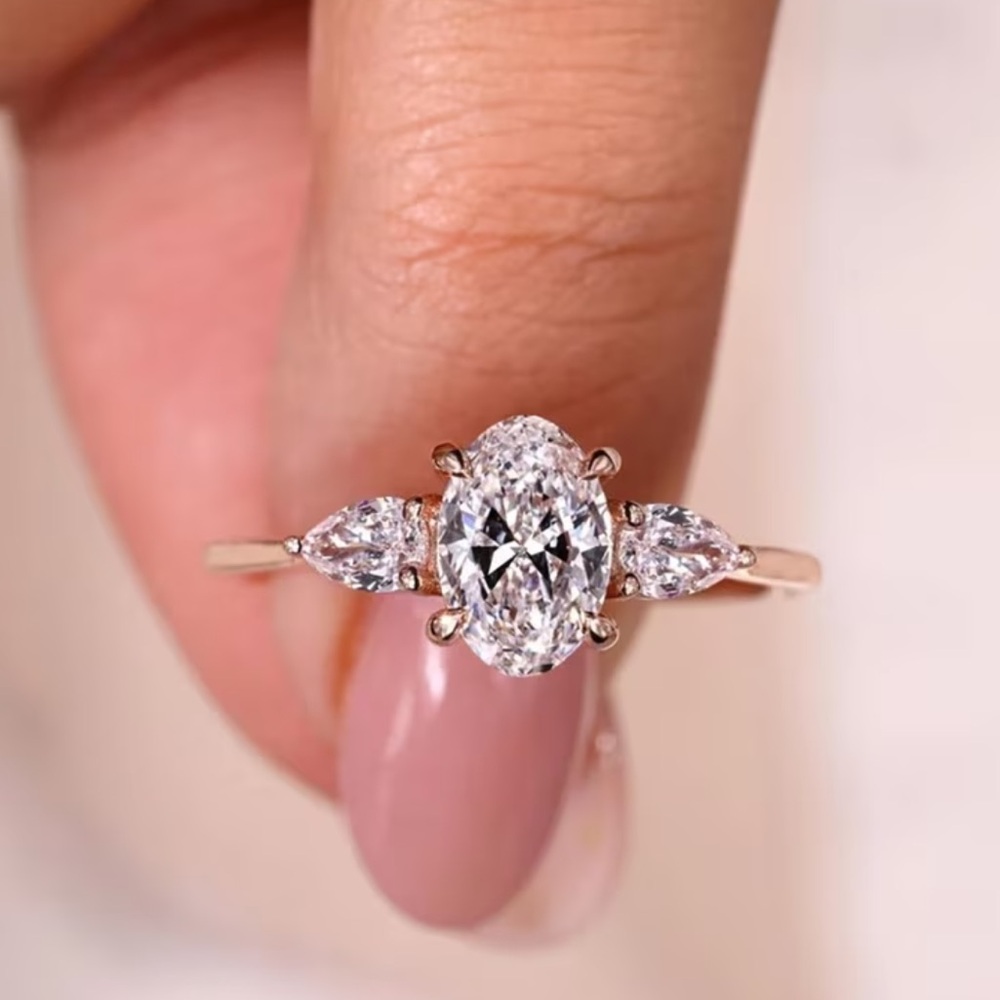 Vintage Teardrop Gold Three Stone Oval Cut White Sapphire Wedding Ring Size 8
